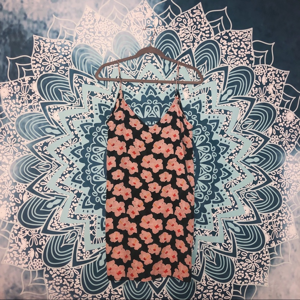 SOLD 💐 $75 🅿️ • ACACIA Silk Mahalo Flores Dress